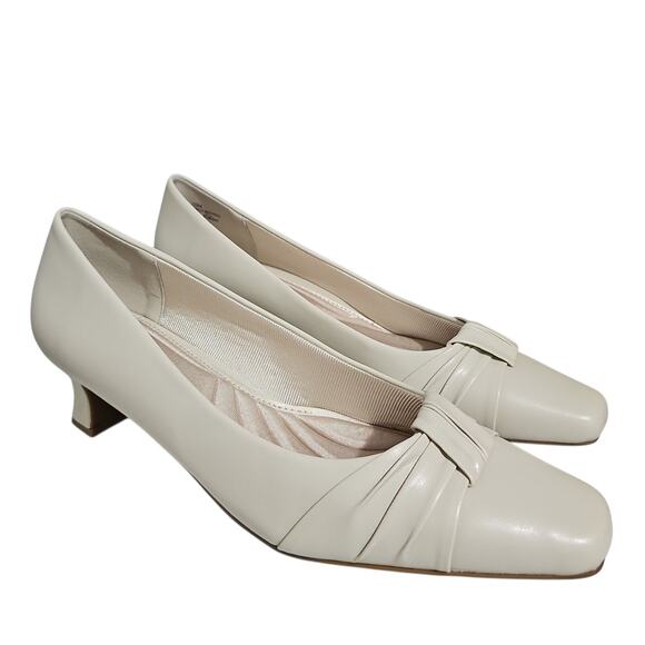 NEW Easy Street Square Toe Pumps Womens 10 Kitten Heel Bone Comfort Slip On - Picture 2 of 11